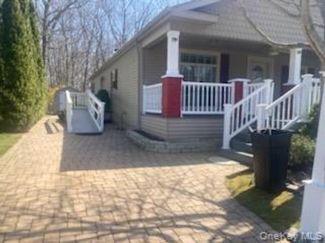 1661 Old Country Road 516, Riverhead, NY 11901