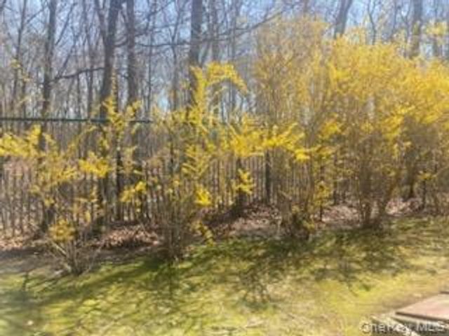 1661 Old Country Road 516, Riverhead, NY 11901
