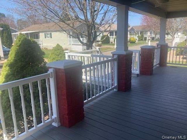 1661 Old Country Road 516, Riverhead, NY 11901