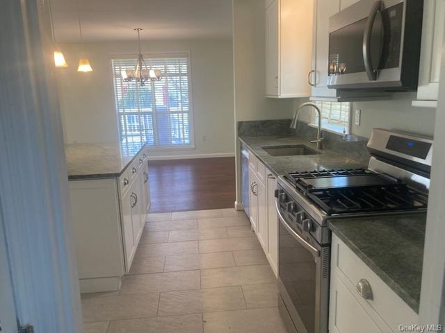 1661 Old Country Road 516, Riverhead, NY 11901
