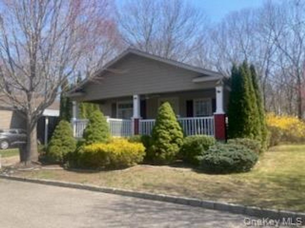 1661 Old Country Road 516, Riverhead, NY 11901