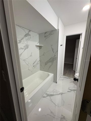 13870 STONE MILL WAY, Tampa, FL 33613