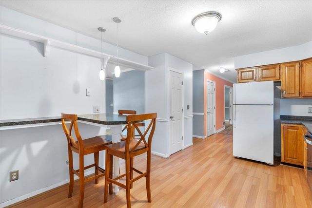 32 Countryside Drive, Essex Junction, VT 05452