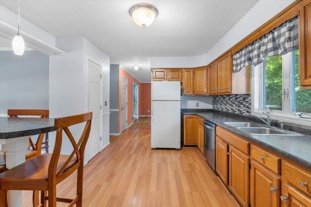 32 Countryside Drive, Essex Junction, VT 05452