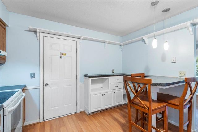 32 Countryside Drive, Essex Junction, VT 05452