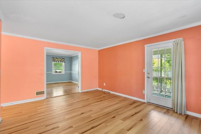 32 Countryside Drive, Essex Junction, VT 05452