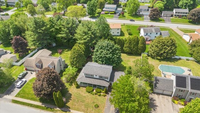 32 Countryside Drive, Essex Junction, VT 05452