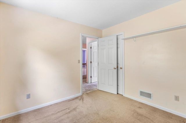 32 Countryside Drive, Essex Junction, VT 05452