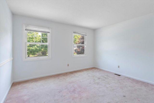 32 Countryside Drive, Essex Junction, VT 05452