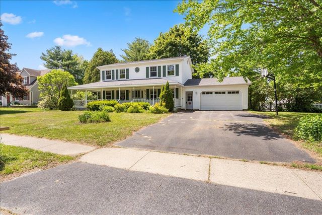 32 Countryside Drive, Essex Junction, VT 05452