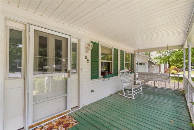 32 Countryside Drive, Essex Junction, VT 05452