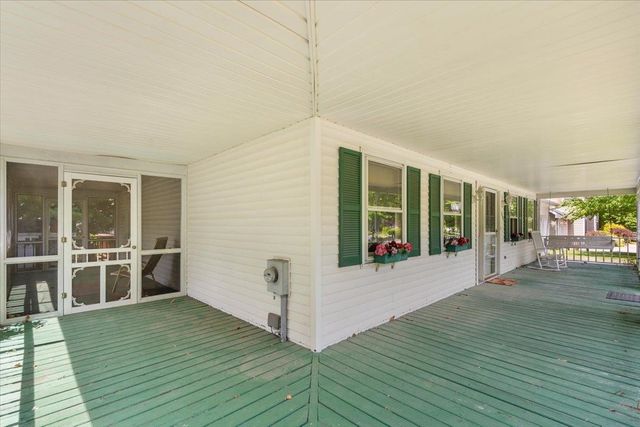 32 Countryside Drive, Essex Junction, VT 05452