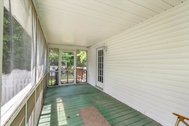 32 Countryside Drive, Essex Junction, VT 05452