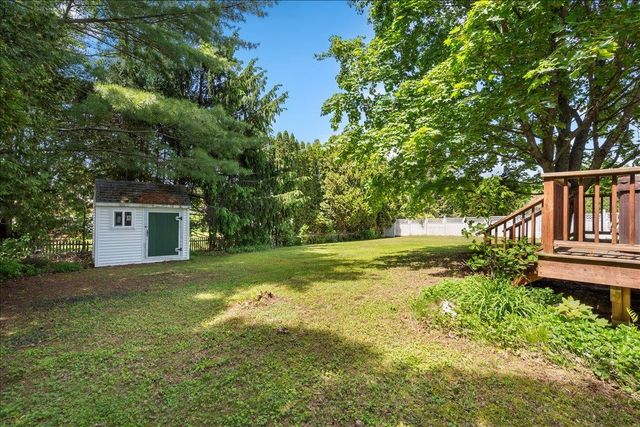 32 Countryside Drive, Essex Junction, VT 05452