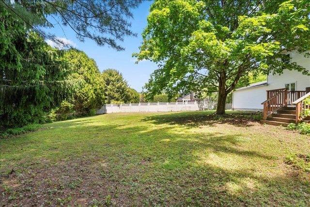 32 Countryside Drive, Essex Junction, VT 05452