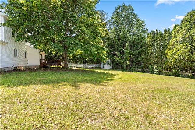 32 Countryside Drive, Essex Junction, VT 05452