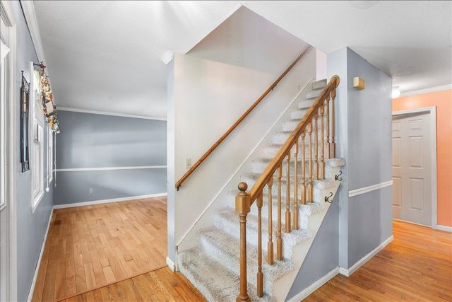 32 Countryside Drive, Essex Junction, VT 05452