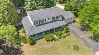 32 Countryside Drive, Essex Junction, VT 05452