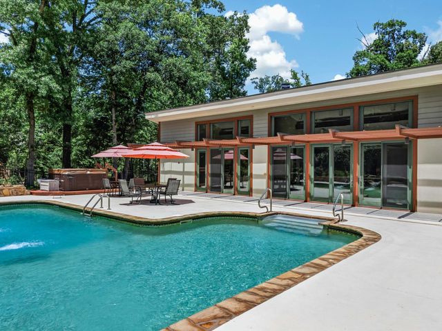 740 Hillburn Rd, Kilgore, TX 75662