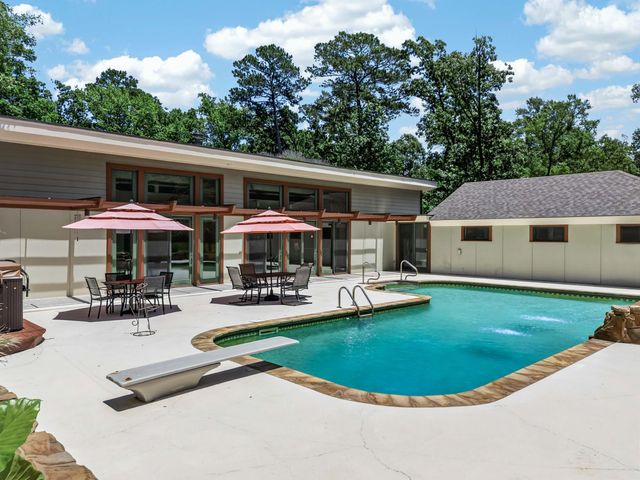 740 Hillburn Rd, Kilgore, TX 75662