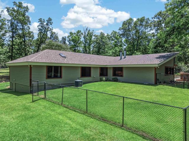 740 Hillburn Rd, Kilgore, TX 75662