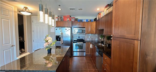 2405 West Serene Avenue 807, Las Vegas, NV 89123