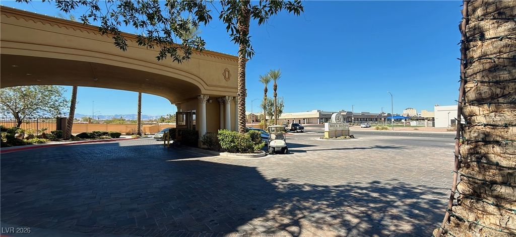 Image 16 of property listing at 2405 West Serene Avenue 807, Las Vegas, NV 89123