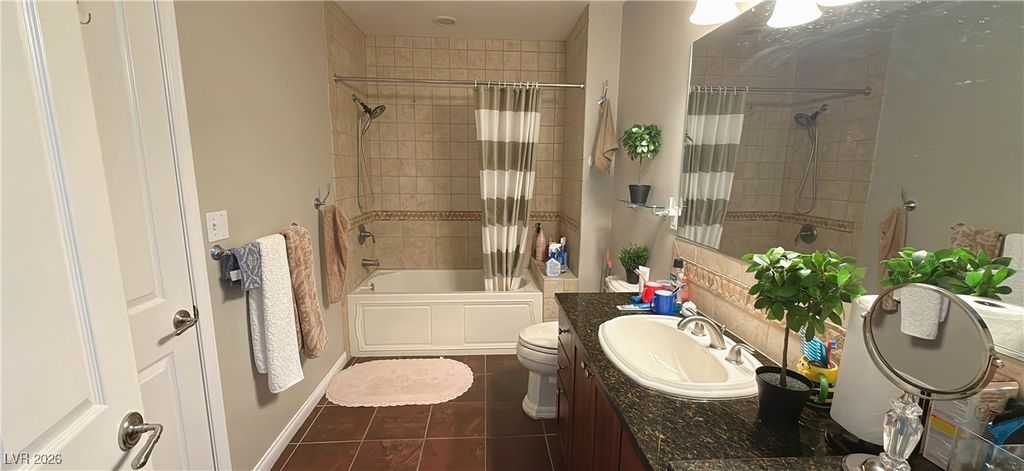 Image 7 of property listing at 2405 West Serene Avenue 807, Las Vegas, NV 89123