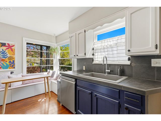 4432 Ne OREGON St, Portland, OR 97213