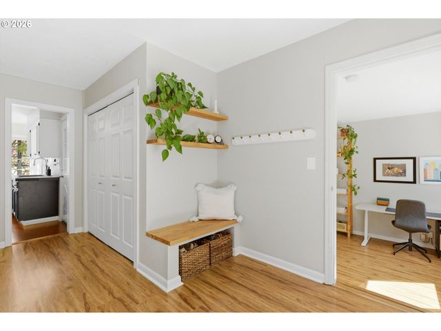 4432 Ne OREGON St, Portland, OR 97213