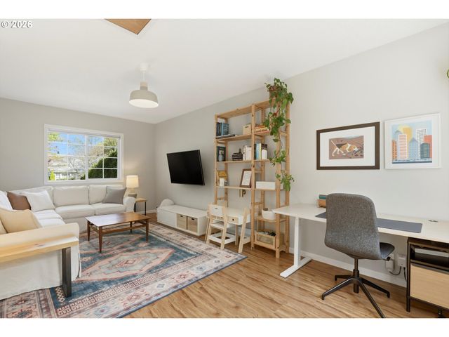 4432 Ne OREGON St, Portland, OR 97213