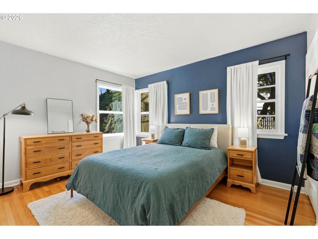 4432 Ne OREGON St, Portland, OR 97213