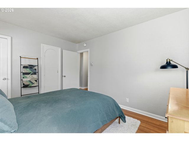 4432 Ne OREGON St, Portland, OR 97213