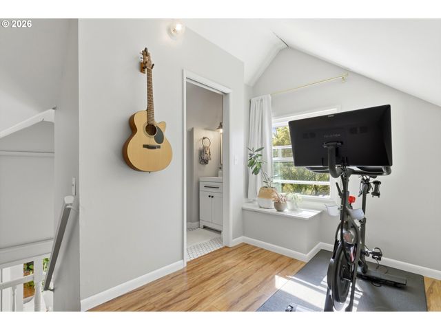 4432 Ne OREGON St, Portland, OR 97213