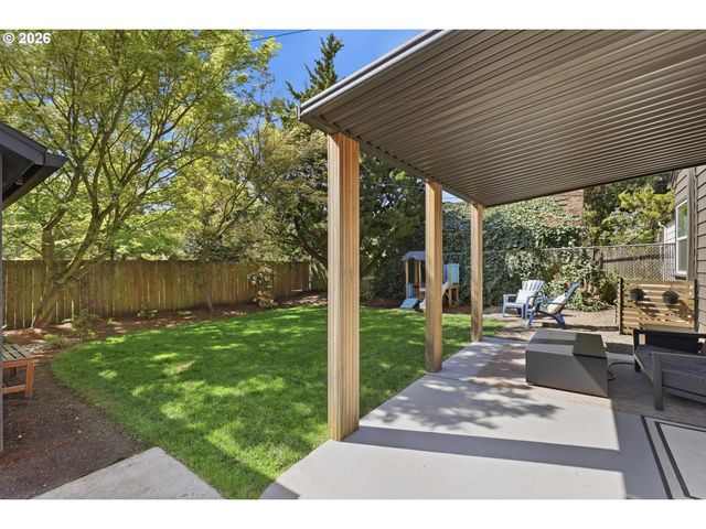 4432 Ne OREGON St, Portland, OR 97213