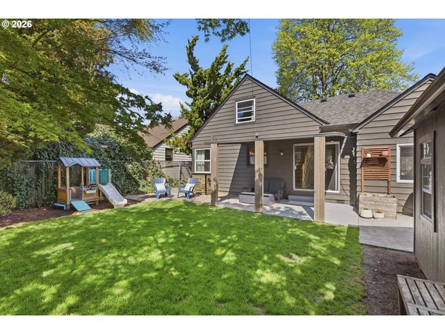 4432 Ne OREGON St, Portland, OR 97213