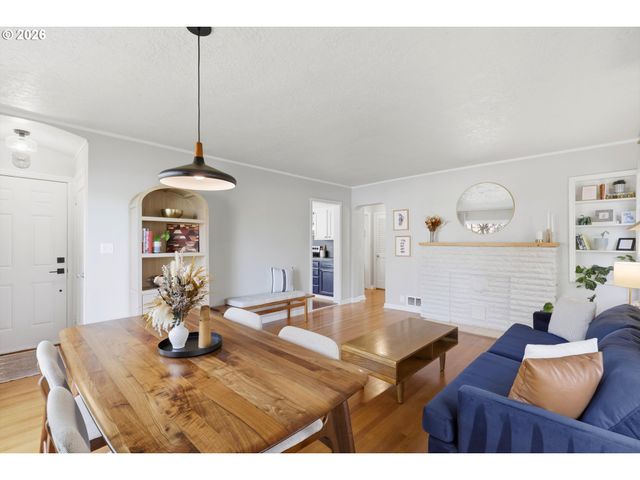 4432 Ne OREGON St, Portland, OR 97213