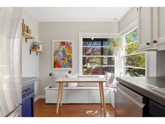 4432 Ne OREGON St, Portland, OR 97213