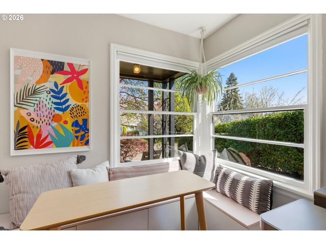 4432 Ne OREGON St, Portland, OR 97213