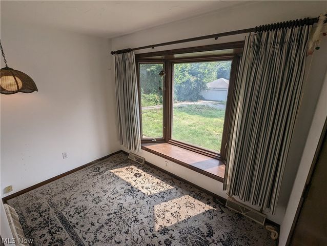 616 East Avenue, Elyria, OH 44035