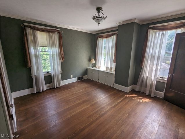 616 East Avenue, Elyria, OH 44035