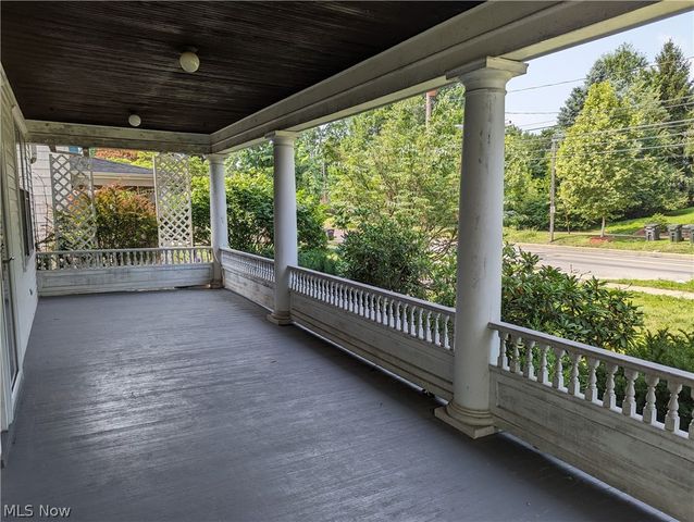 616 East Avenue, Elyria, OH 44035