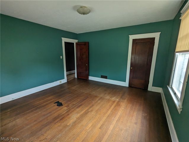 616 East Avenue, Elyria, OH 44035
