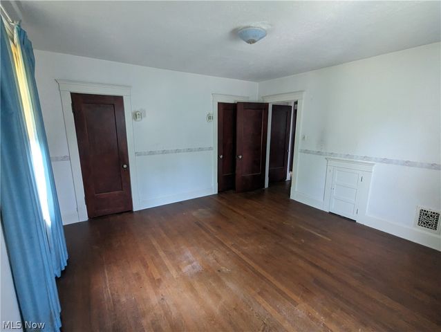 616 East Avenue, Elyria, OH 44035