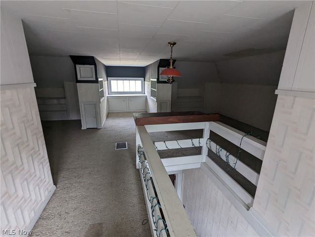 616 East Avenue, Elyria, OH 44035