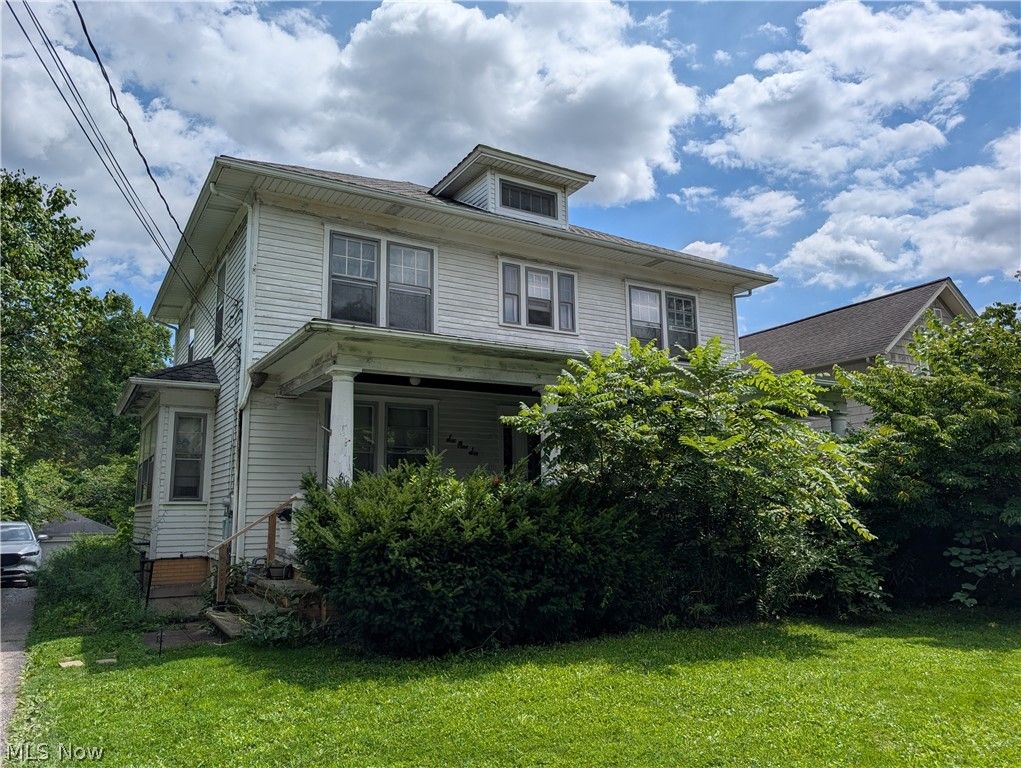 616 East Avenue, Elyria, OH 44035