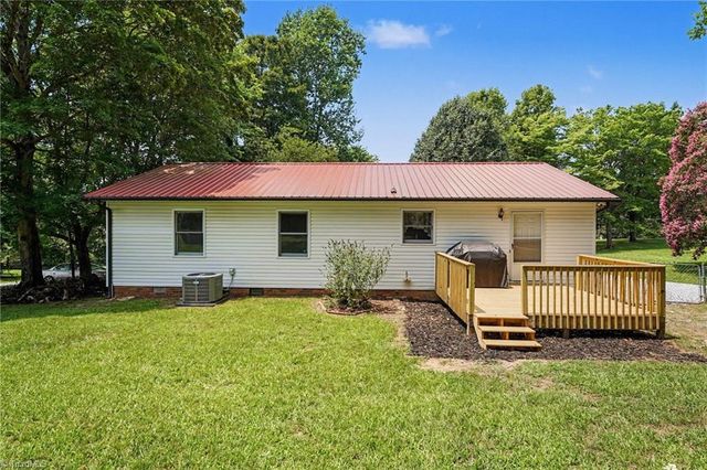 4096 Hoover Hill Road, Trinity, NC 27370