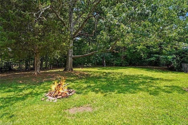 4096 Hoover Hill Road, Trinity, NC 27370
