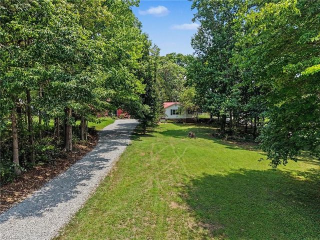 4096 Hoover Hill Road, Trinity, NC 27370