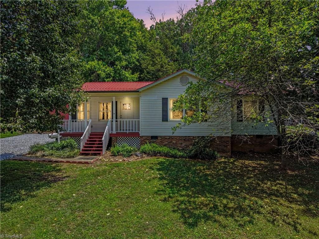 4096 Hoover Hill Road, Trinity, NC 27370